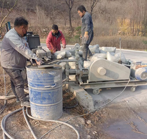 龙圩路面下沉注浆